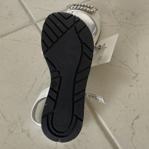 Shoes - Picture 3 of 6